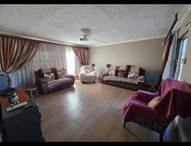 4 BEDROOM HOUSE FOR SALE IN BEDWORTH PARK